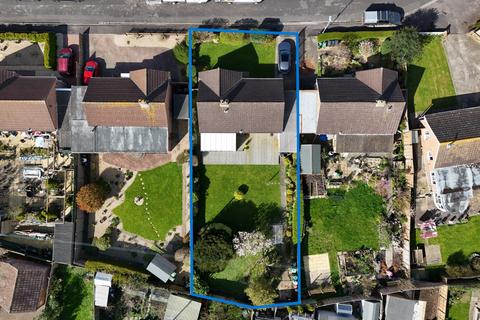 2 bedroom bungalow for sale, Alstone Gardens, Highbridge, Somerset, TA9