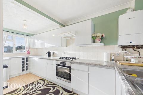 2 bedroom detached bungalow for sale, Burnt Hill Way, Lowestoft
