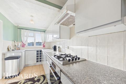 2 bedroom detached bungalow for sale, Burnt Hill Way, Lowestoft