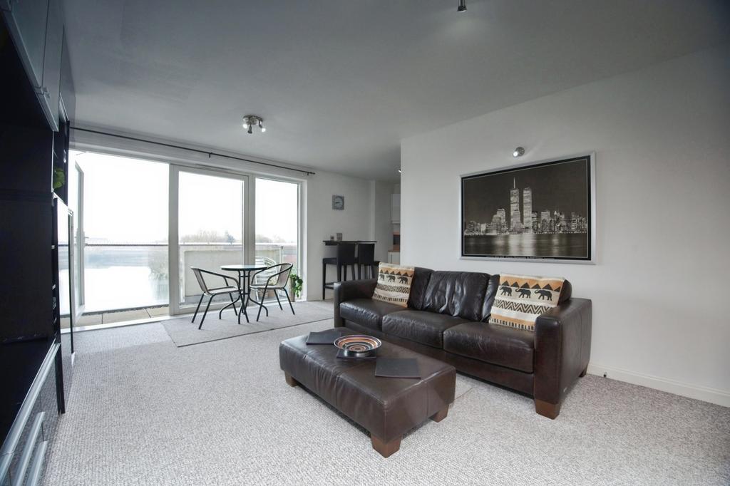 Living/Dining Area