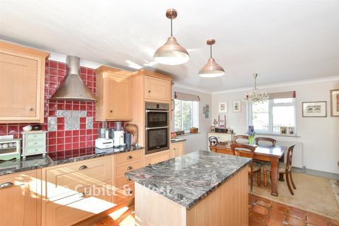 4 bedroom detached house for sale, Station Road, Uckfield TN22