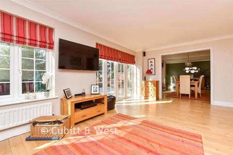 4 bedroom detached house for sale, Chatsfield, Epsom KT17
