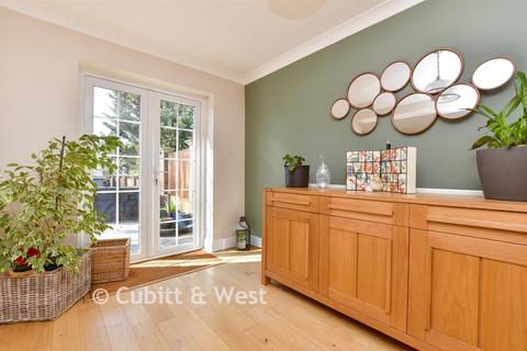4 bedroom detached house for sale, Chatsfield, Epsom KT17
