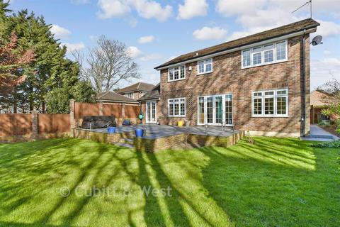 4 bedroom detached house for sale, Chatsfield, Epsom KT17