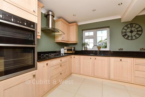 4 bedroom detached house for sale, Chatsfield, Epsom KT17