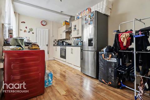 3 bedroom terraced house for sale, St Margarets Road, Fletton