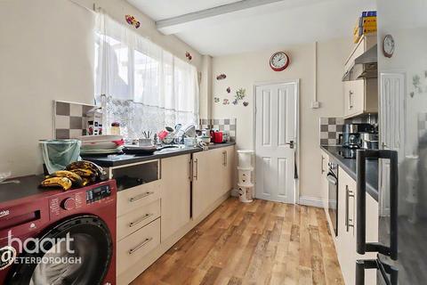 3 bedroom terraced house for sale, St Margarets Road, Fletton