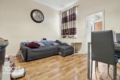 3 bedroom terraced house for sale, St Margarets Road, Fletton