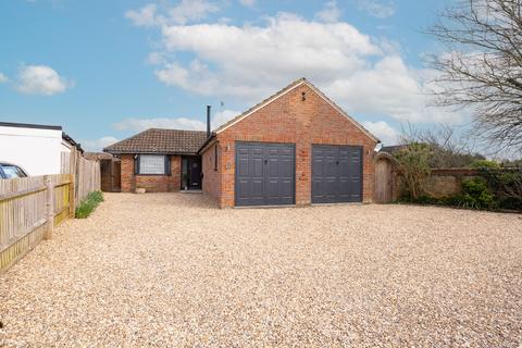 5 bedroom detached bungalow for sale, Worlds End Lane, Aylesbury HP22