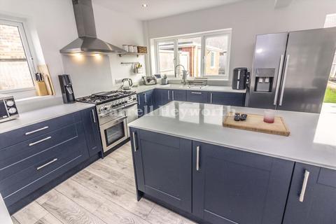 3 bedroom house for sale, Clanfield, Preston PR2