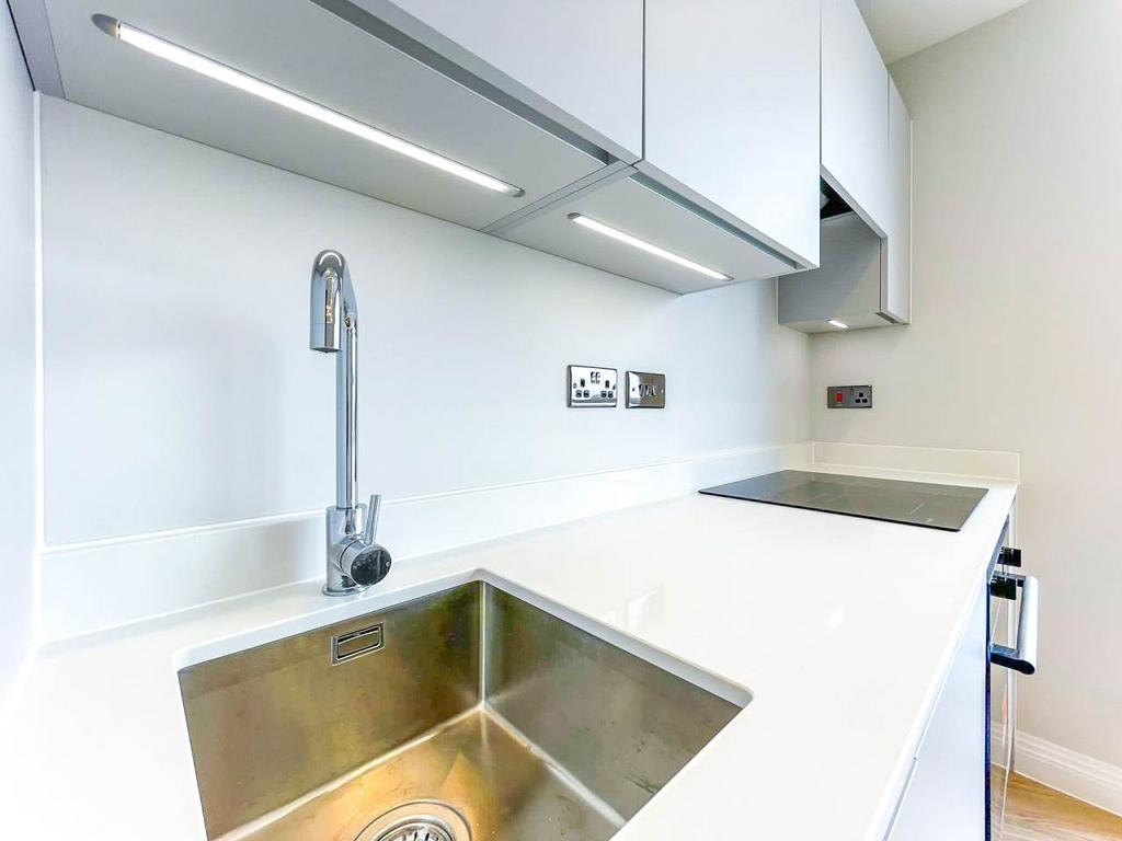 44 Bowmont kitchen 3