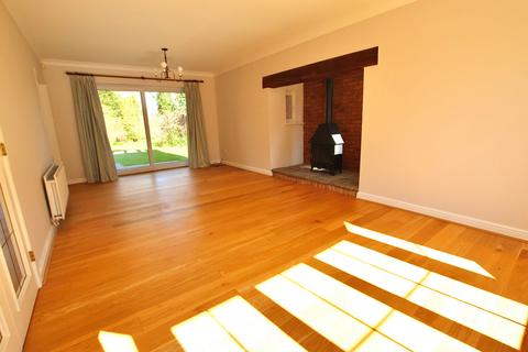 5 bedroom detached house for sale, Pagnell Court, Northampton NN4