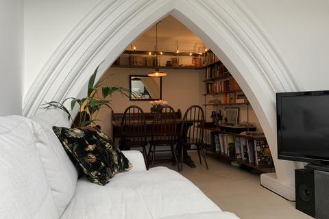 2 bedroom flat for sale, St. James Court, 331 Bethnal Green Road, London, E2 6LJ