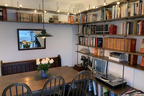 2 bedroom flat for sale, St. James Court, 331 Bethnal Green Road, London, E2 6LJ