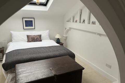 2 bedroom flat for sale, St. James Court, 331 Bethnal Green Road, London, E2 6LJ