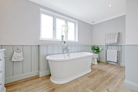 4 bedroom detached house for sale, Shenfield Place, Shenfield, CM15