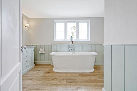 4 bedroom detached house for sale, Shenfield Place, Shenfield, CM15
