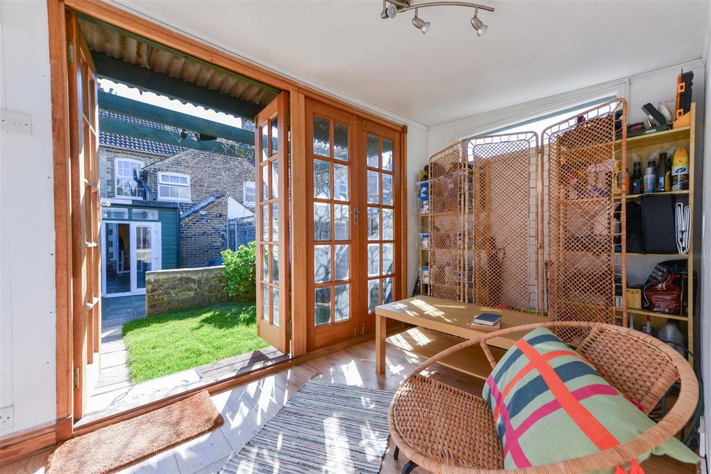 April Cottage11.jpg