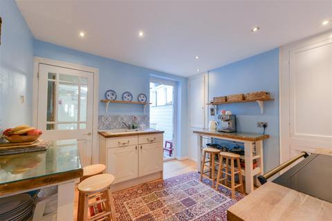 2 bedroom terraced house for sale, Tonbridge Road, Maidstone