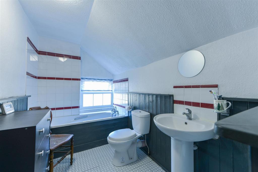 April Cottage8.jpg