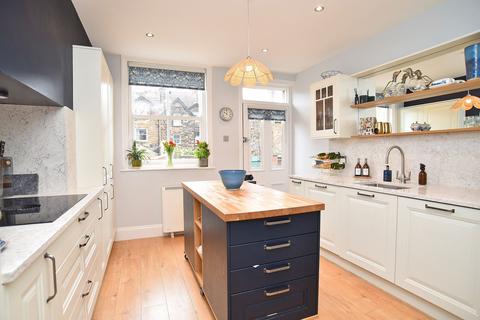 2 bedroom flat for sale, West End Avenue, Harrogate, HG2