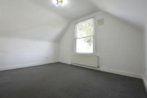 1 bedroom flat to rent, Crescent Road, Brentwood