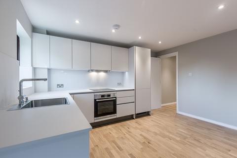 2 bedroom flat to rent, Lambert Court, Bushey Grove Road