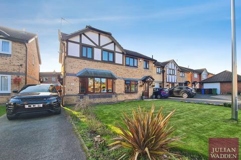 3 bedroom semi-detached house to rent, Tudor Close, Reddish, Stockport, SK5
