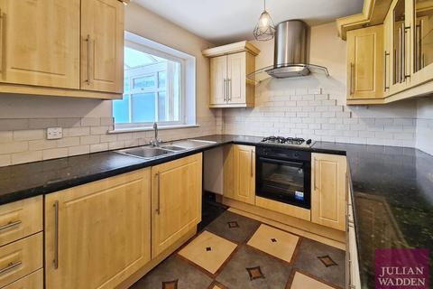 3 bedroom semi-detached house to rent, Tudor Close, Reddish, Stockport, SK5