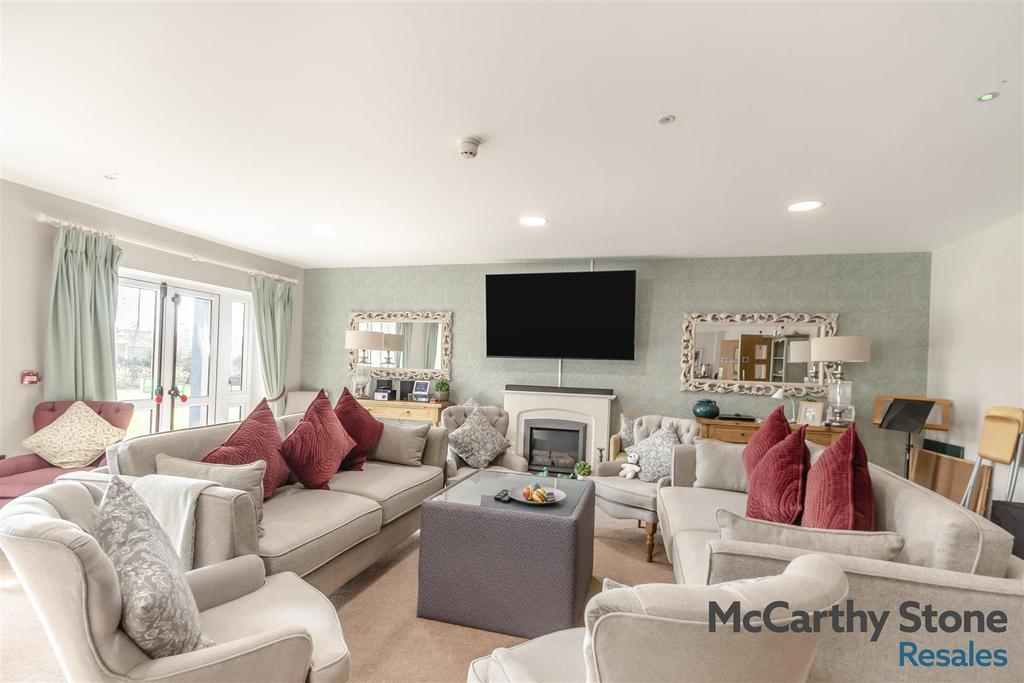 8682219-interior16.jpg