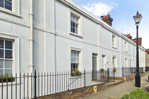 3 bedroom townhouse to rent, Maltravers Street Arundel BN18