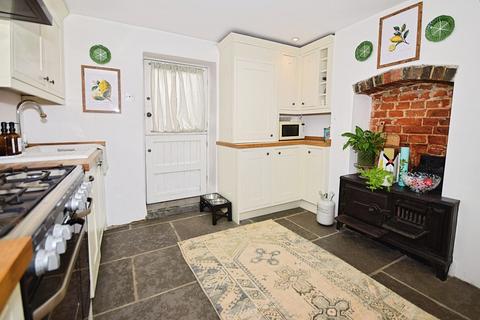 3 bedroom townhouse to rent, Maltravers Street Arundel BN18