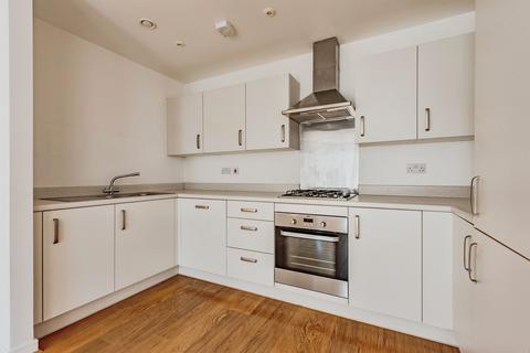 2 bedroom flat for sale, Sovereign Walk, Horley