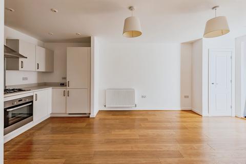 2 bedroom flat for sale, Sovereign Walk, Horley