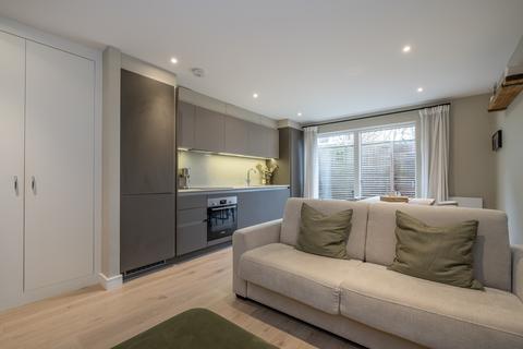 1 bedroom flat for sale, Aboyne Road, London, SW17