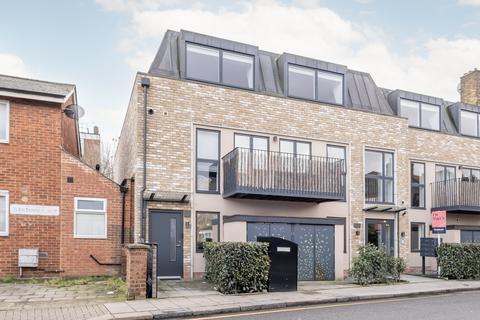 1 bedroom flat for sale, Aboyne Road, London, SW17