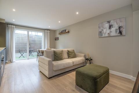 1 bedroom flat for sale, Aboyne Road, London, SW17