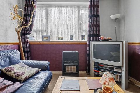 2 bedroom maisonette for sale, Kennedy Avenue, Enfield