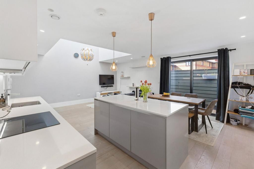105428 Apartment ...