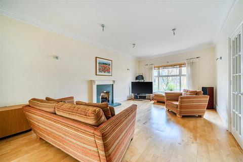 4 bedroom detached house for sale, Savery Drive, Surbiton