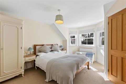 4 bedroom detached house for sale, Aveley Lane, Farnham, Surrey, GU9
