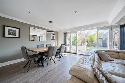 4 bedroom end of terrace house for sale, Soprano Way, Esher