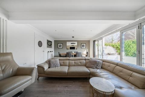 4 bedroom end of terrace house for sale, Soprano Way, Esher