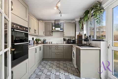 undefined, Gladstone Close, Newport Pagnell