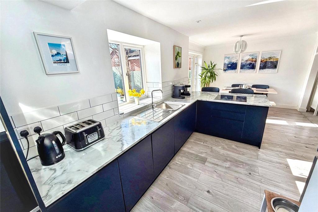 Kitchen (2)