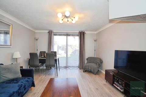 2 bedroom terraced house for sale, Tulip Gardens, Ilford, IG1