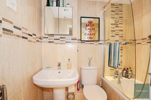 2 bedroom terraced house for sale, Tulip Gardens, Ilford, IG1