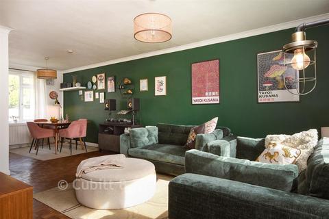 2 bedroom maisonette for sale, Tupwood Lane, Caterham, Surrey