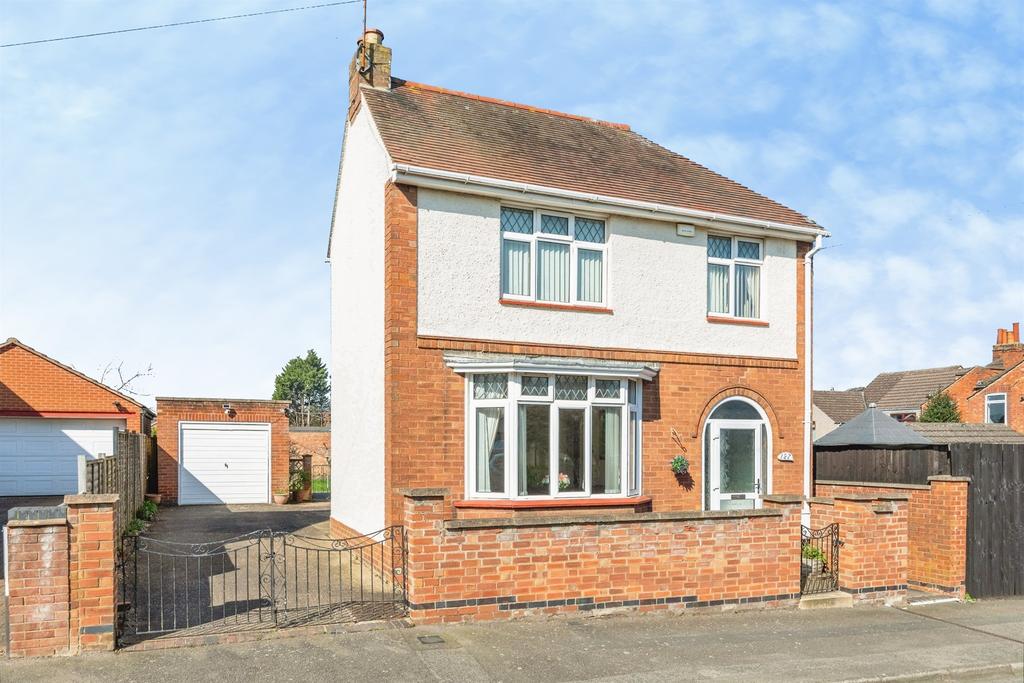 3 bedroom detached house for sale