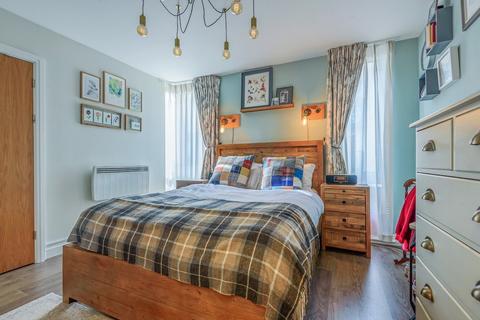 2 bedroom flat to rent, George Mathers Road, London, SE11